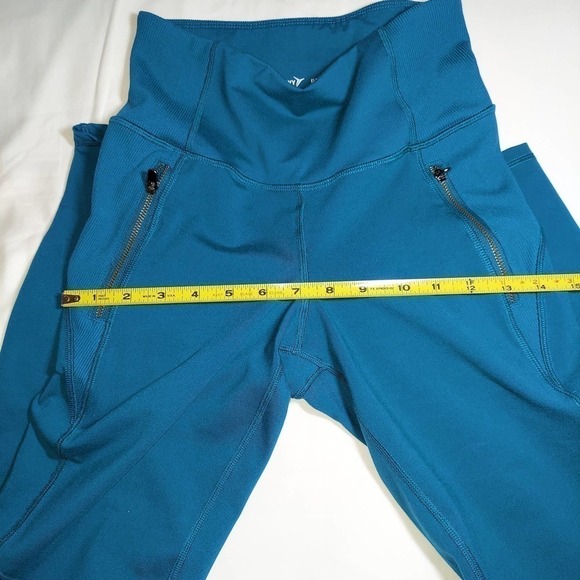 Old Navy Elevate Leggings, Go Dry Pants, Compression, Pockets - Picture 5 of 9